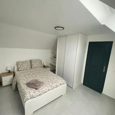 Maison Neuve Et Calme Appartement *