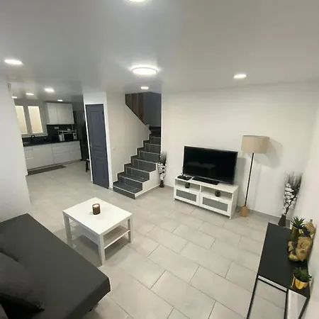 Maison Neuve Et Calme Appartement